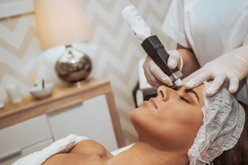 Pequenas cirurgias dermatológicas